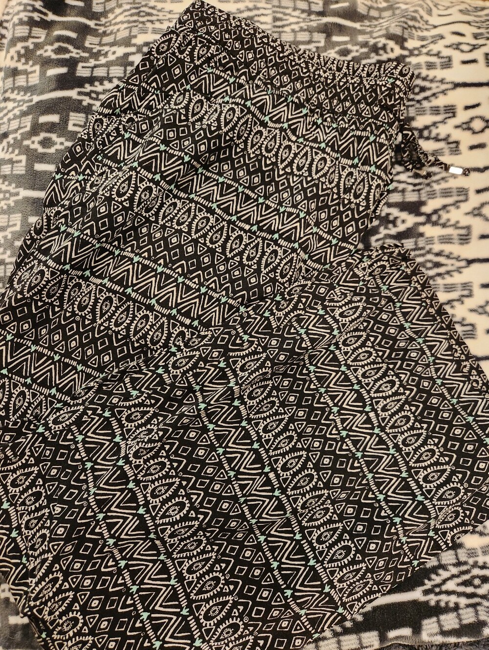 Black & White Geometric Boho Print Women’s Pants